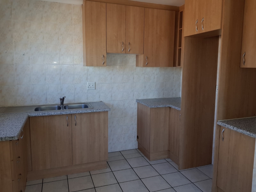 5 Bedroom Property for Sale in Athlone Western Cape